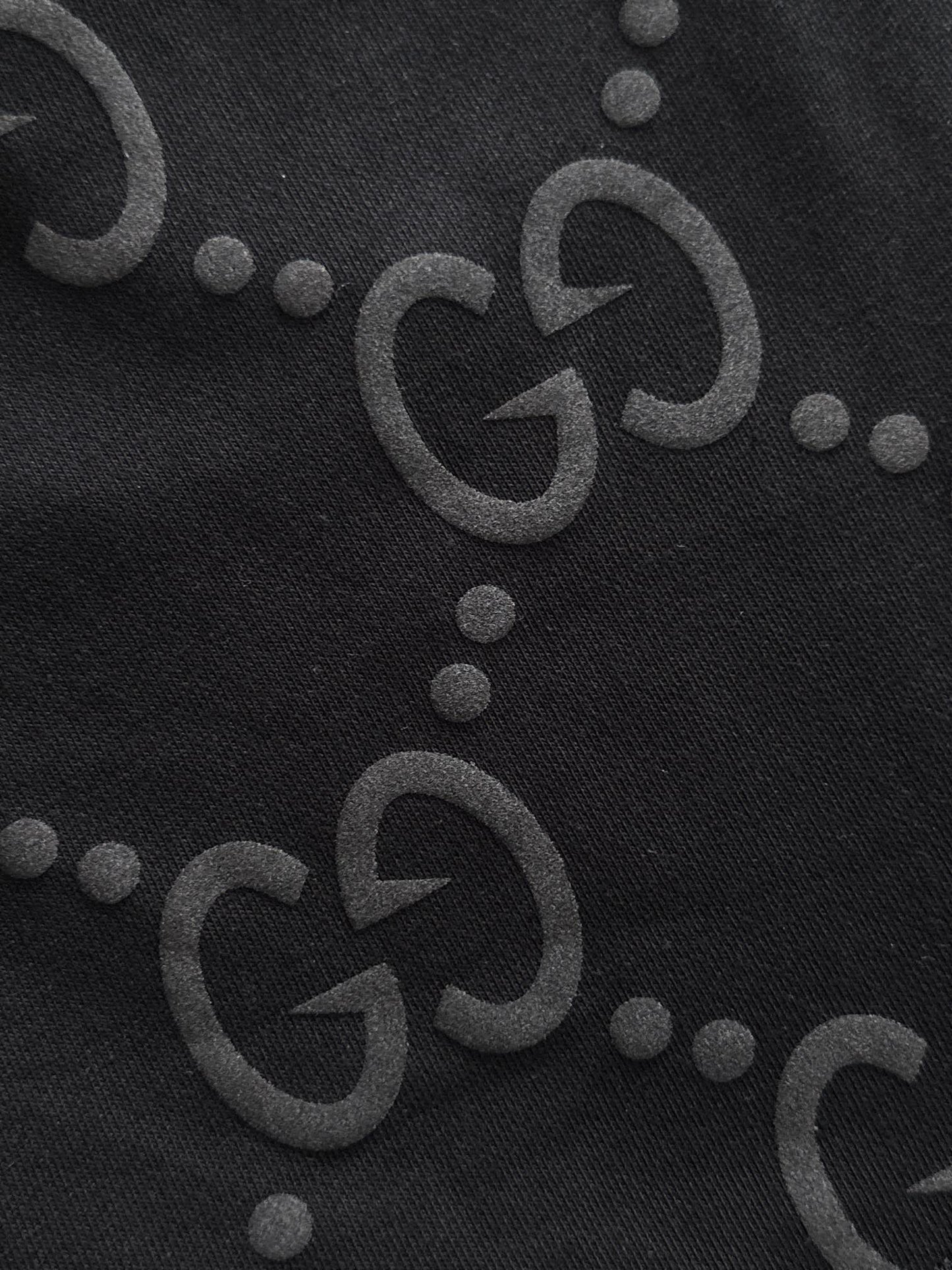 Gucci shorts with back patch pocked