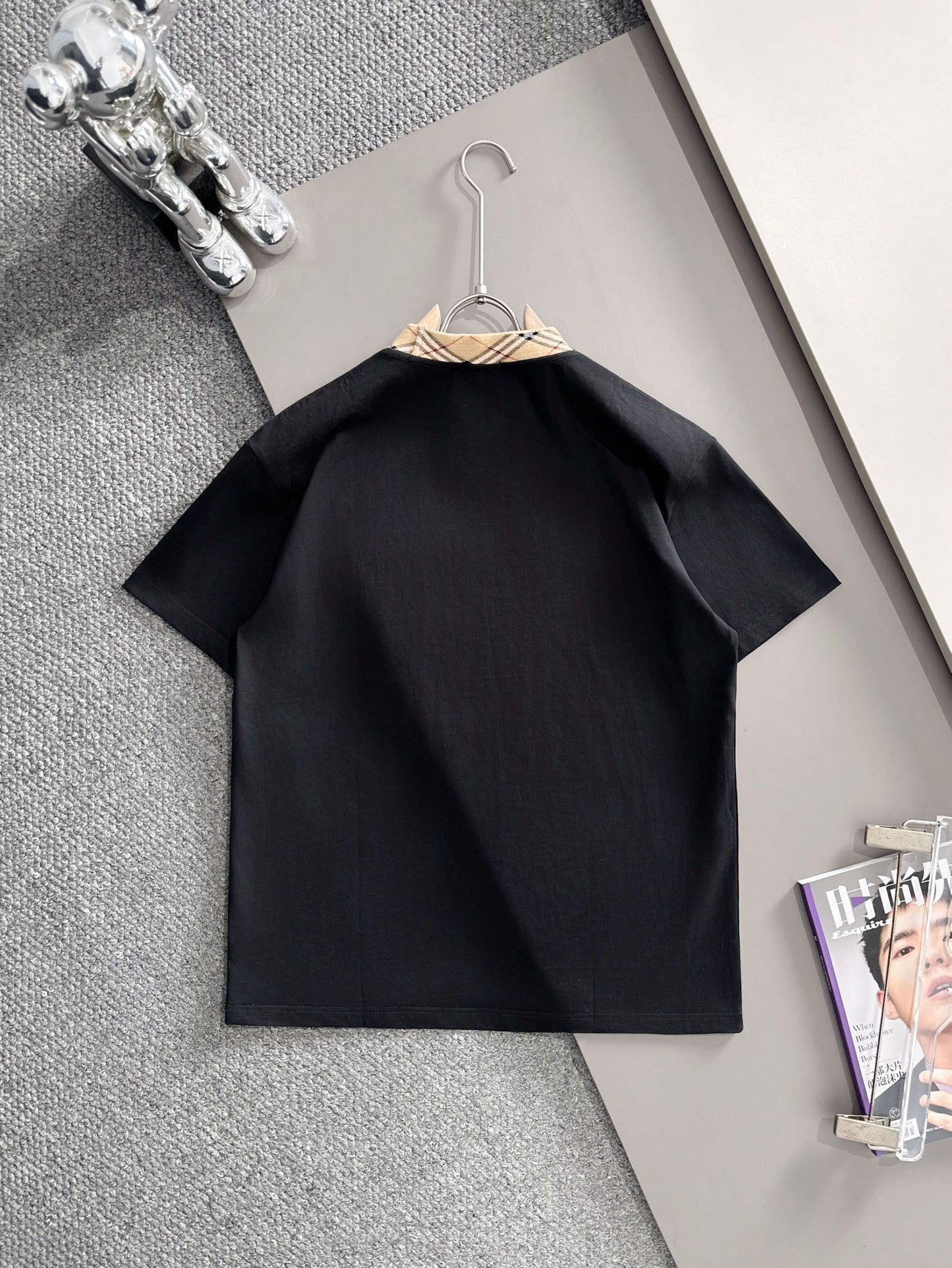 Burberry Embriodered T shirt Unisex