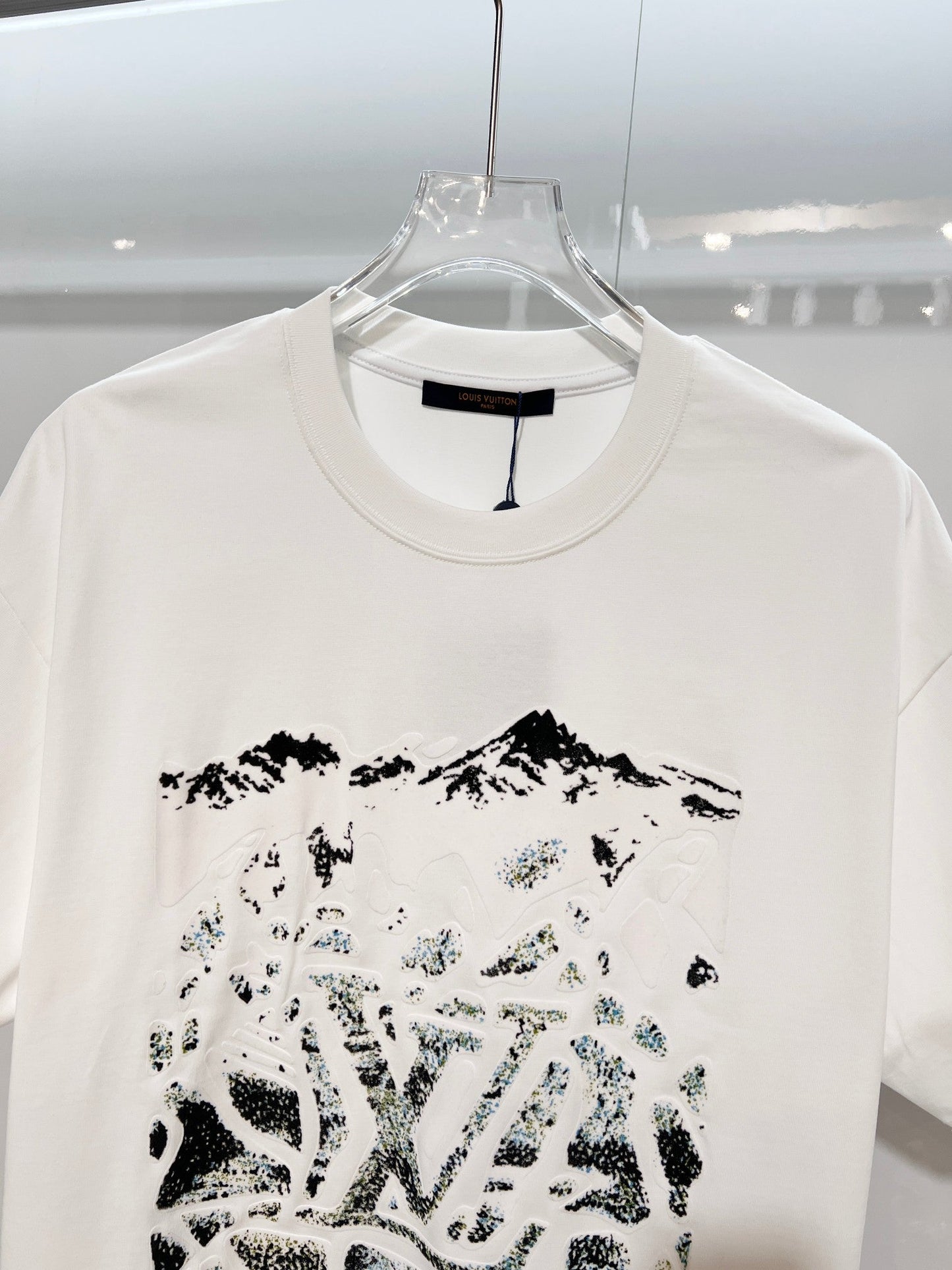 LV 3D ski mountain foam flock T shirt