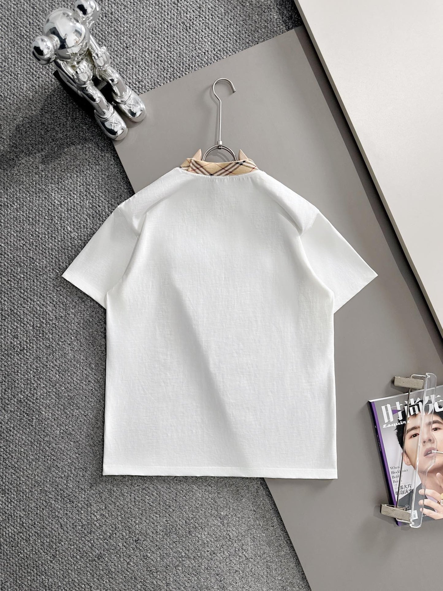 Burberry Embriodered T shirt Unisex